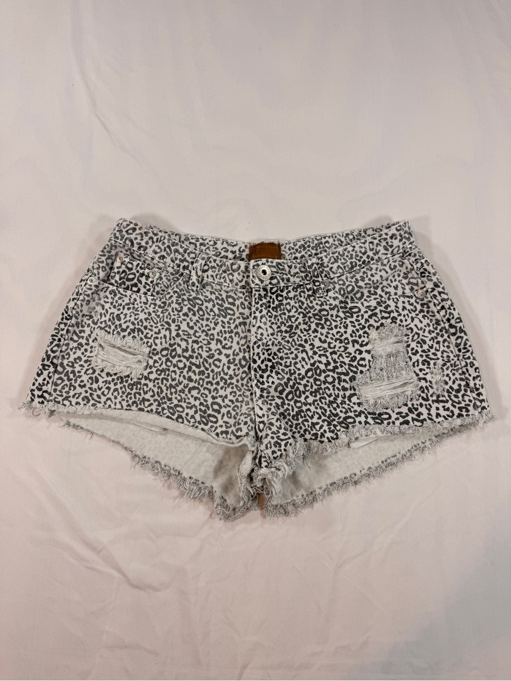 POL Gray Leopard-Print Distressed Jean Shorts Whimsical Boho Small